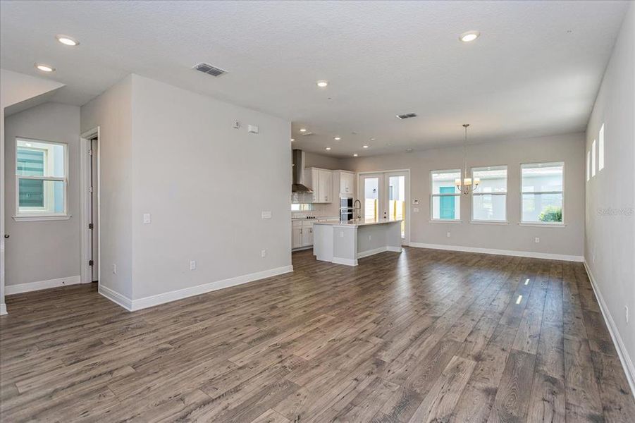 Spacious, unfurnished interior of a new home in , Orlando (Image 13).