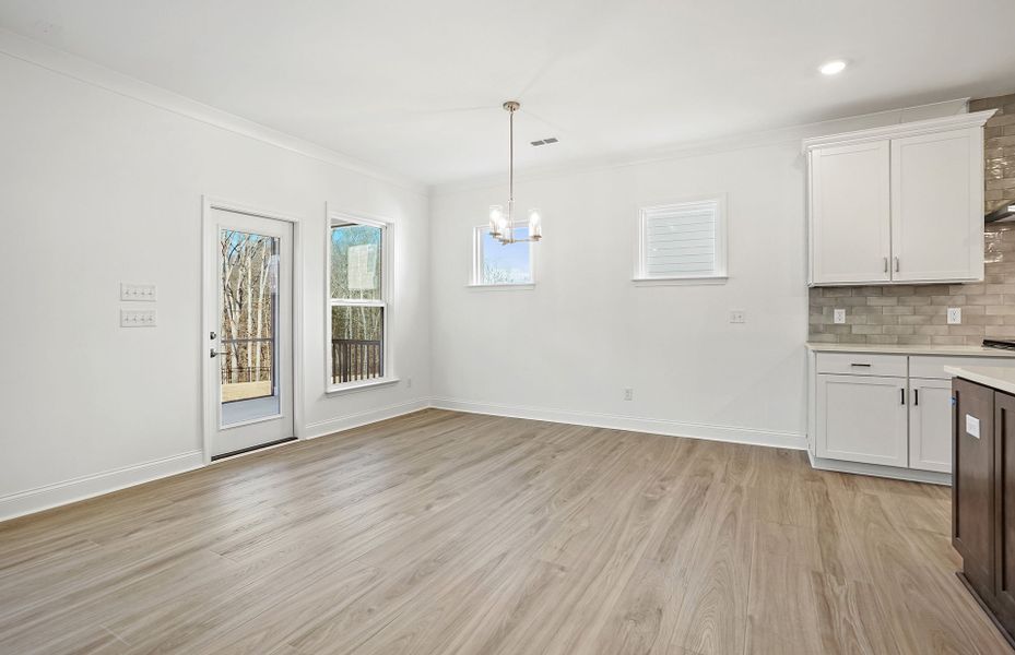Spacious, unfurnished interior of a new home in Forest Creek, Waxhaw (Image 33).