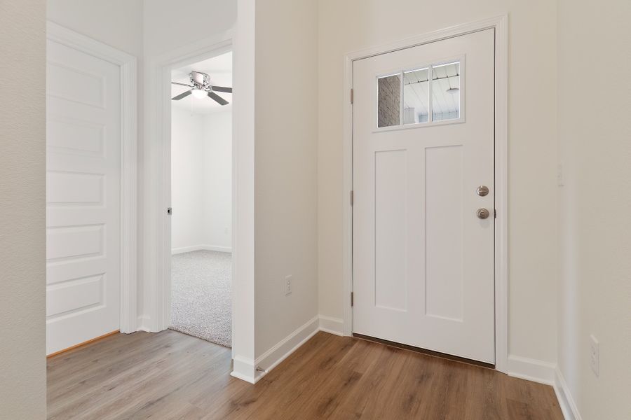 Representative unfurnished interior of a home built from the Maybell I by CJL Homes in Oak Hollow, Crestview (Image 19).
