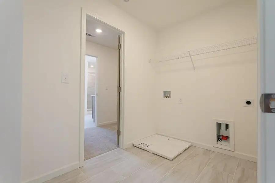 Spacious, unfurnished interior of a new home in , Buford (Image 29).