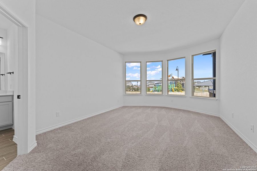 Spacious, unfurnished interior of a new home in Lily Springs, Seguin (Image 13).