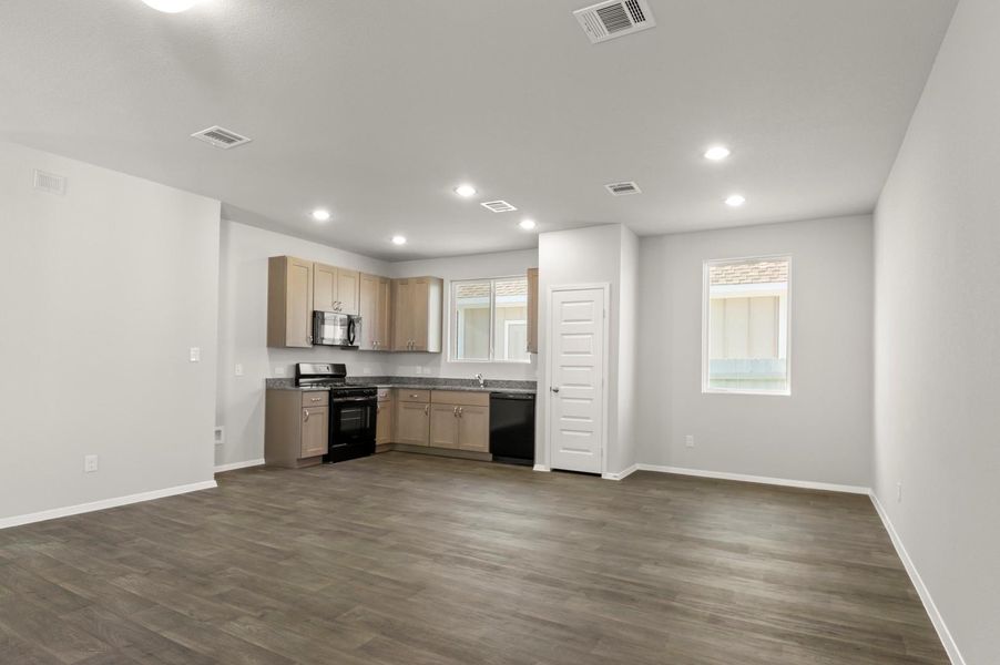Furnished interior view inside a new home in Harvest Ridge, Elgin (Image 7).
