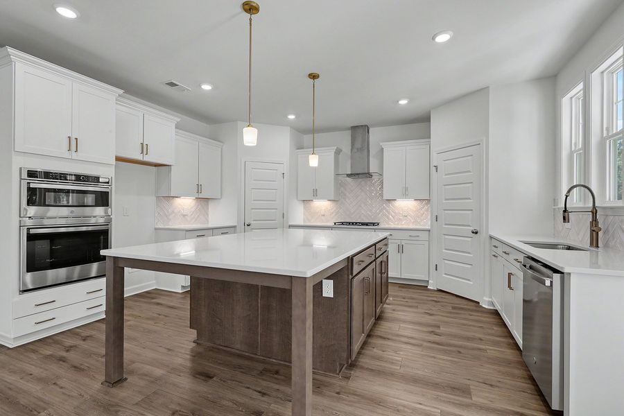 Furnished interior view inside a new home in Arcadia, Myrtle Beach (Image 7).