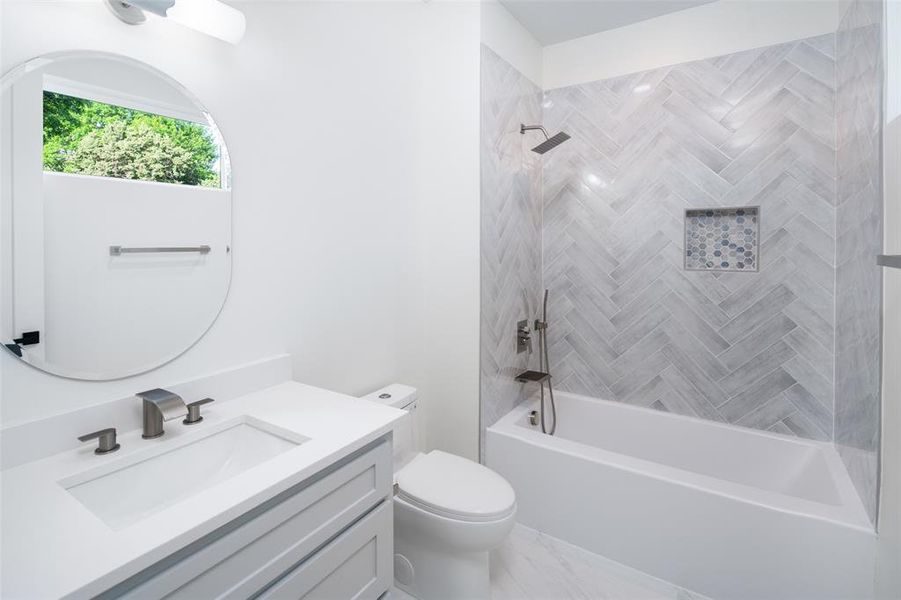 Furnished interior view inside a new home in , Dallas (Image 39).