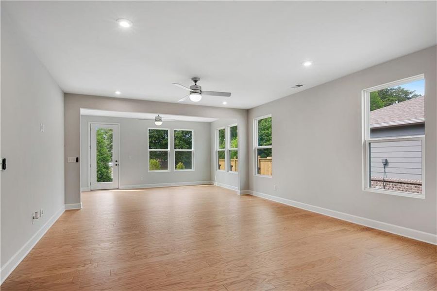 Spacious, unfurnished interior of a new home in Lakecrest, Buford (Image 16).