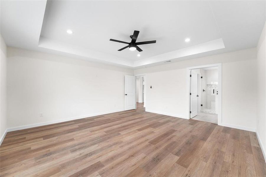 Spacious, unfurnished interior of a new home in , Dallas (Image 29).