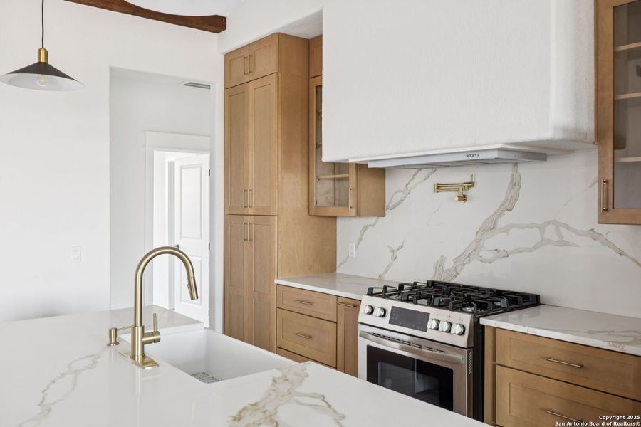 Furnished interior view inside a new home in , Floresville (Image 28). Furnished interior view inside a new home in , Floresville (Image 28).