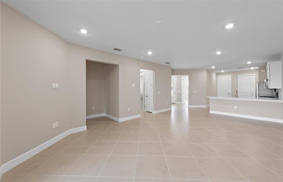 Spacious, unfurnished interior of a new home in BeachWalk by Manasota Key, Englewood (Image 29).