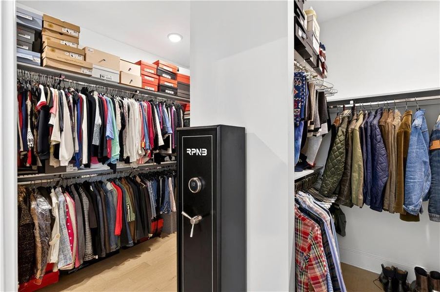 Close-up of interior finishes inside a home in Hillandale In Historic Roswell, Roswell (Image 19). Close-up of interior finishes inside a home in Hillandale In Historic Roswell, Roswell (Image 19).