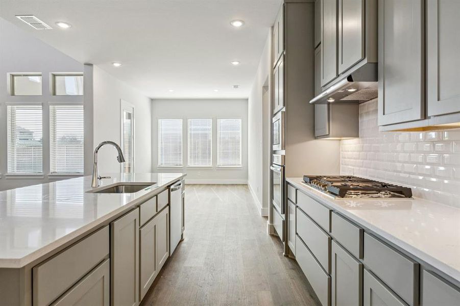 Furnished interior view inside a new home in Dove Hollow, Waxahachie (Image 5). Furnished interior view inside a new home in Dove Hollow, Waxahachie (Image 5).