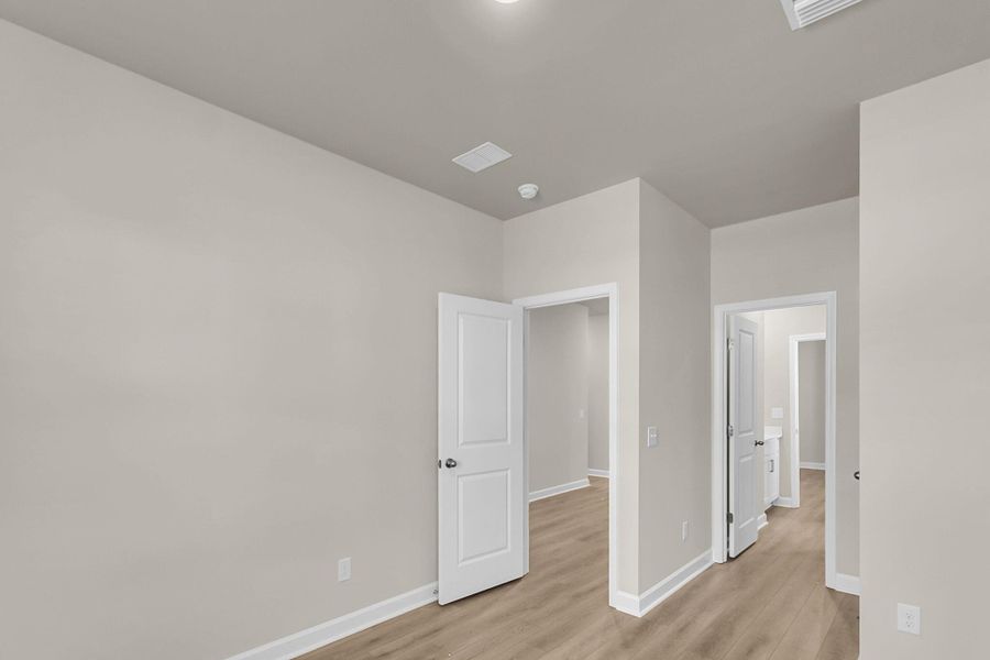 Spacious, unfurnished interior of a new home in Tea Farm, Ravenel (Image 16).