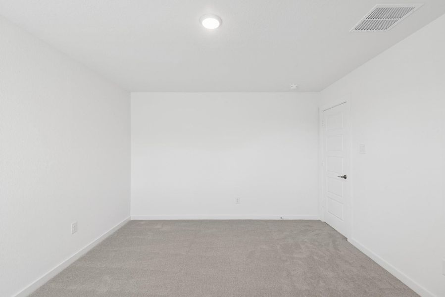 Spacious, unfurnished interior of a new home in Summerview, Fulshear (Image 38).