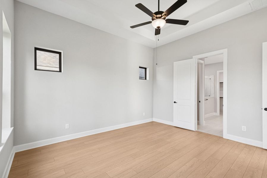 Spacious, unfurnished interior of a new home in Kresston, Montgomery (Image 21).