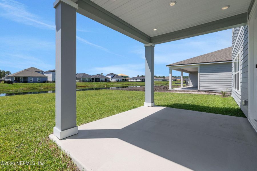 Exterior details and patio area of a home in Hyland Trail, Green Cove Springs (Image 3).