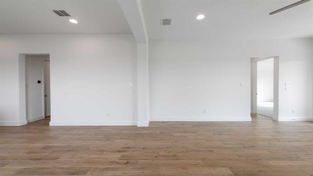 Spacious, unfurnished interior of a new home in Devonshire - Reserve 45', Forney (Image 23). Spacious, unfurnished interior of a new home in Devonshire - Reserve 45', Forney (Image 23).