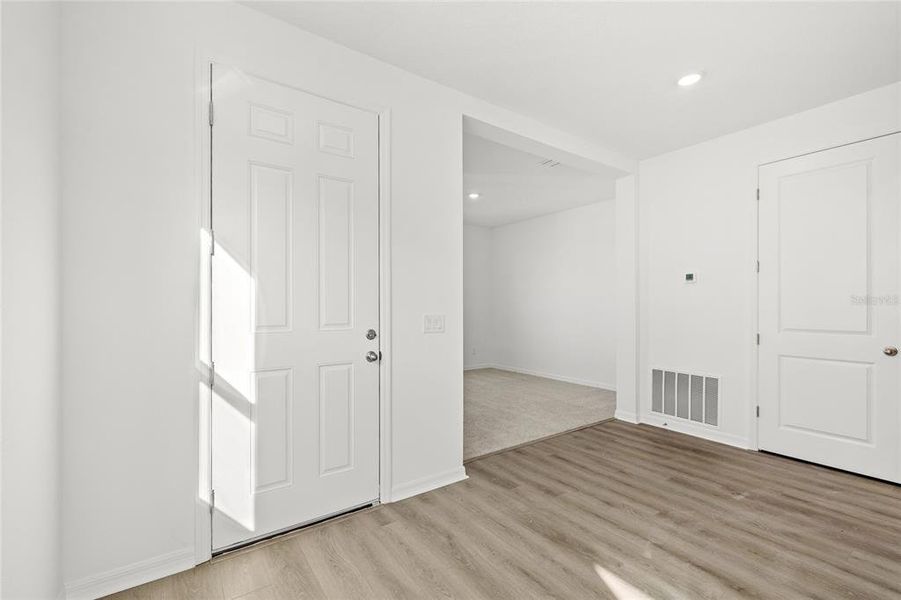 Spacious, unfurnished interior of a new home in , Kissimmee (Image 25).