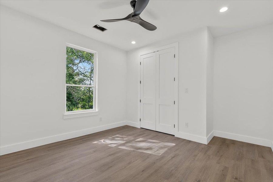 Spacious, unfurnished interior of a new home in , Bastrop (Image 18).