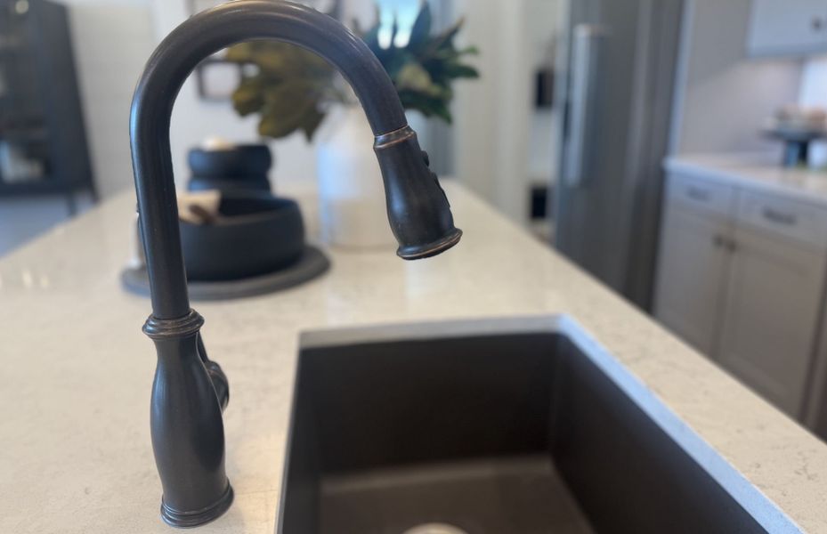 Representative interior finishes for a home built from the Mainstay by Del Webb in Del Webb at Trinity Falls, McKinney (Image 21).
