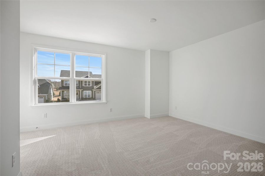 Spacious, unfurnished interior of a new home in Forest Creek, Waxhaw (Image 41).