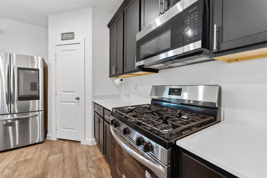 Furnished interior view inside a new home in Evergreen, Rosenberg (Image 9).