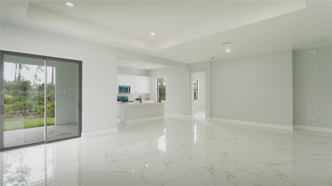 Spacious, unfurnished interior of a new home in , Lehigh Acres (Image 18).
