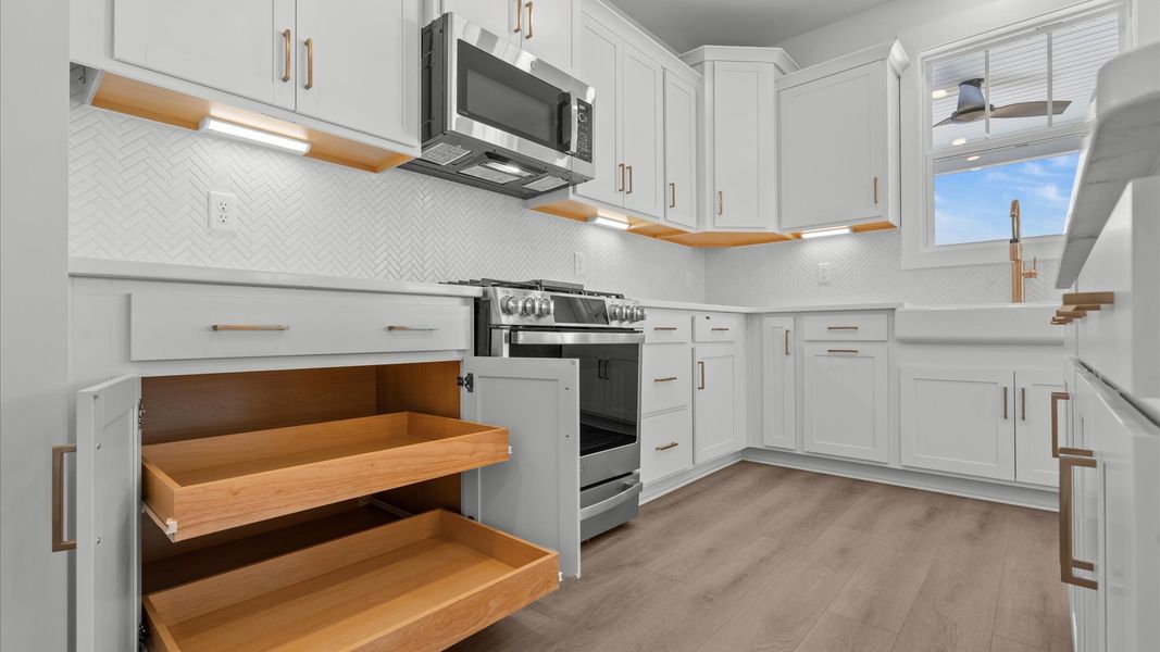 Furnished interior view inside a new home in Fox Hollow, Spartanburg (Image 16).