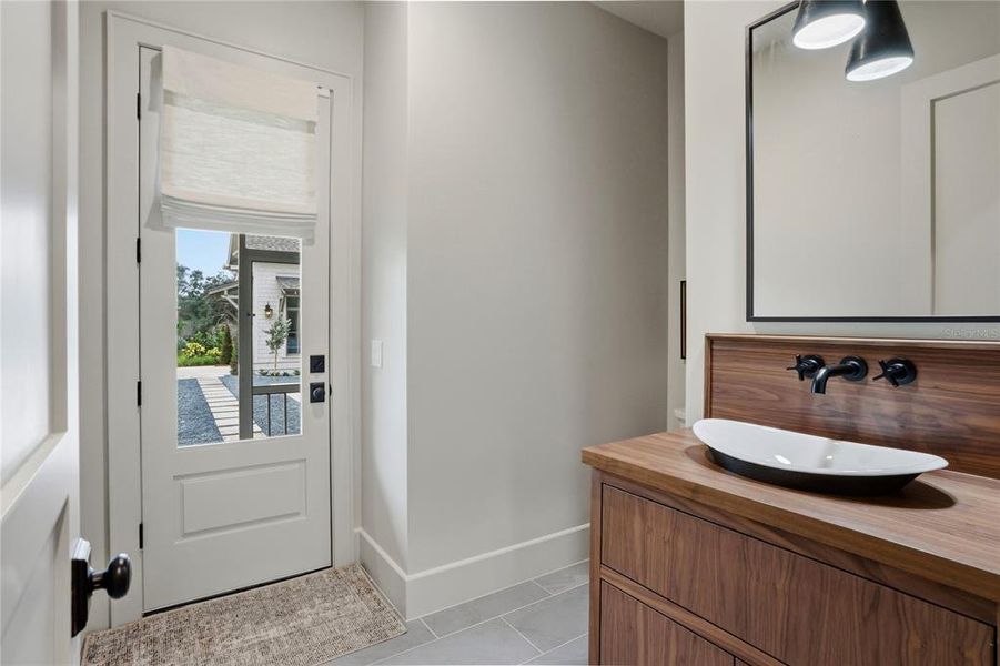 Furnished interior view inside a new home in , Oakland (Image 52).