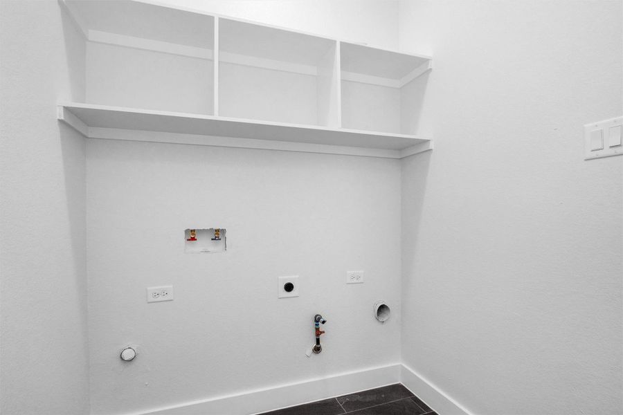 Spacious, unfurnished interior of a new home in , Houston (Image 38).