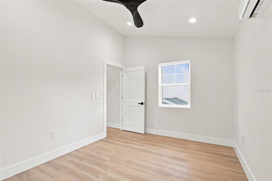 Spacious, unfurnished interior of a new home in , St. Petersburg (Image 70). Spacious, unfurnished interior of a new home in , St. Petersburg (Image 70).