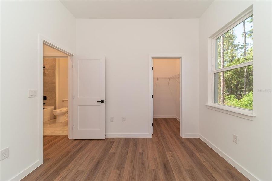 Spacious, unfurnished interior of a new home in , Citrus Springs (Image 21).