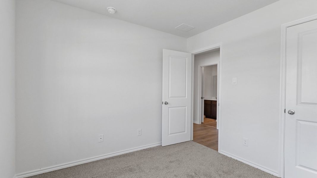 Spacious, unfurnished interior of a new home in Waverly Estates, Josephine (Image 28).