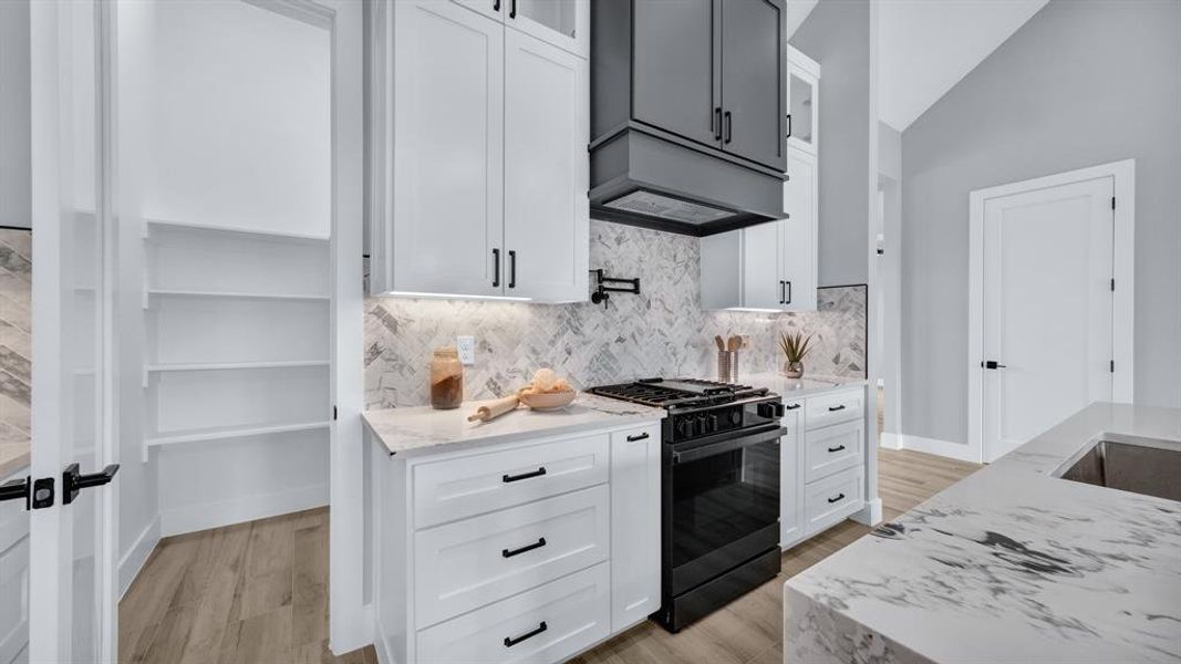 Furnished interior view inside a new home in , Weatherford (Image 10).