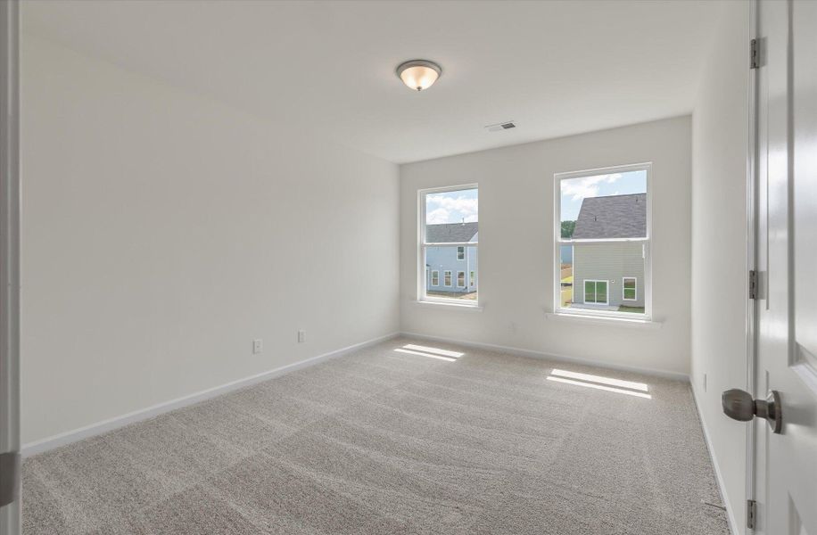Spacious, unfurnished interior of a new home in Oakley Pointe, Moncks Corner (Image 16).