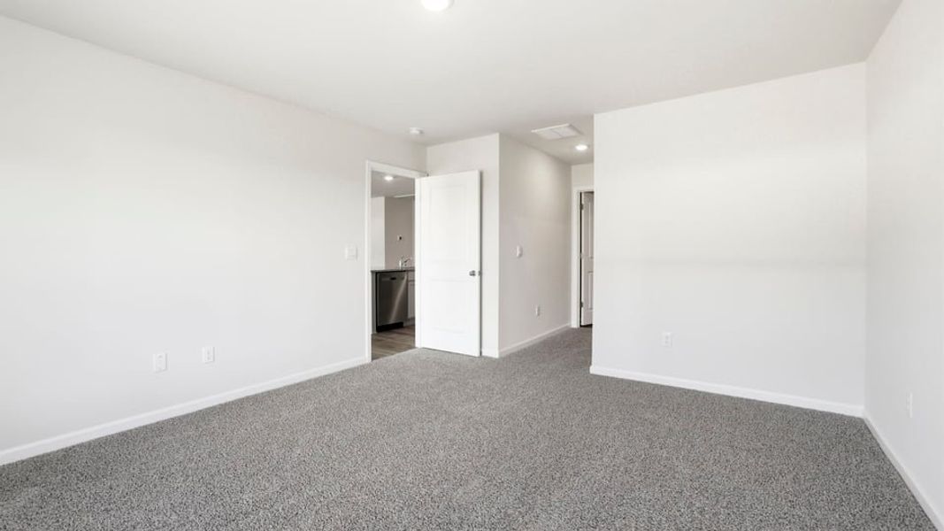 Spacious, unfurnished interior of a new home in Cascade Point, Seneca (Image 27). Spacious, unfurnished interior of a new home in Cascade Point, Seneca (Image 27).