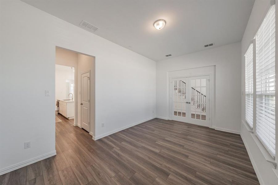 Spacious, unfurnished interior of a new home in , Northlake (Image 32).