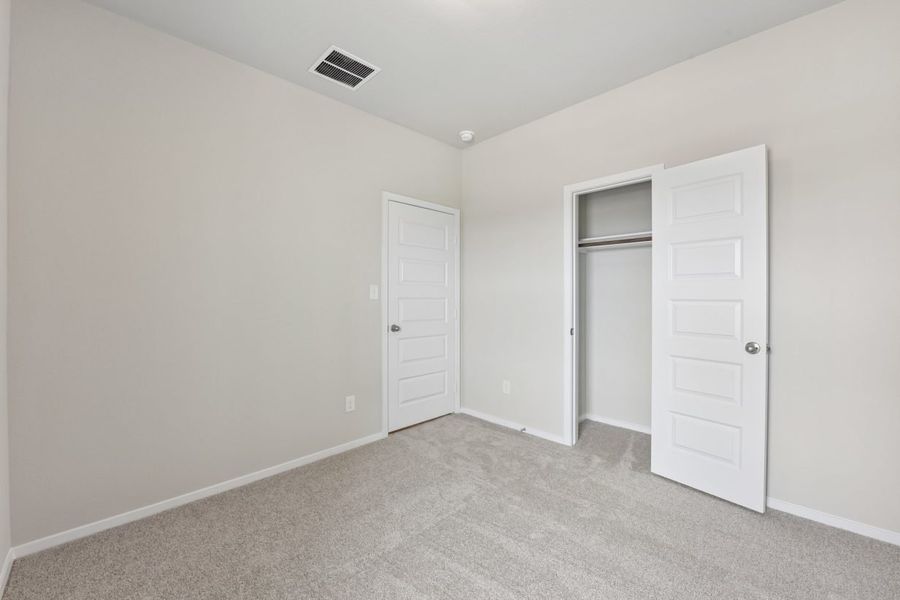 Spacious, unfurnished interior of a new home in Edgebrooke, Pflugerville (Image 23).