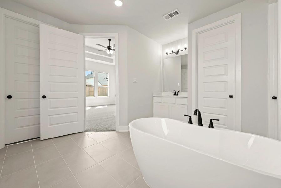 Representative image. Features, specifications, selections and colors may vary.