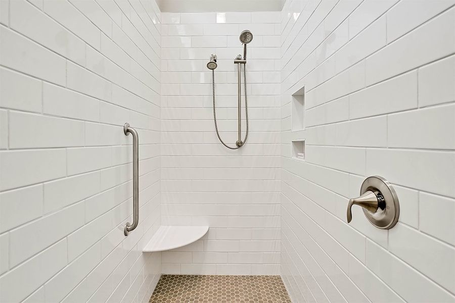 Pierre's Bay, Master Bathroom