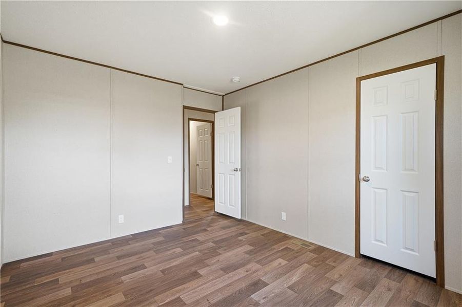 Spacious, unfurnished interior of a new home in , Franklin (Image 13).