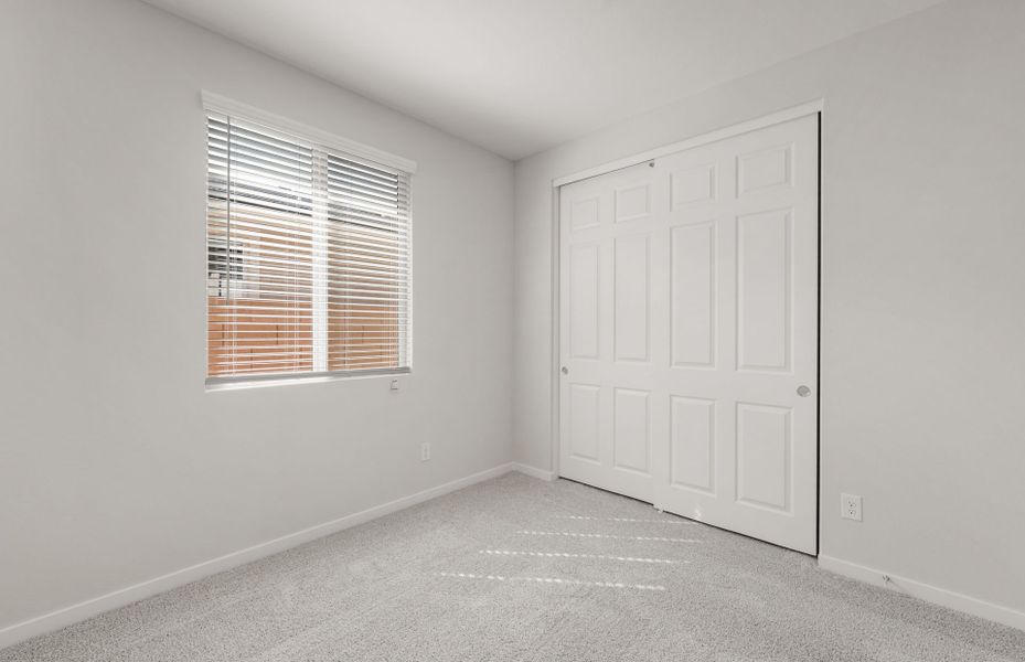 Spacious, unfurnished interior of a new home in Blossom Rock, Apache Junction (Image 19).