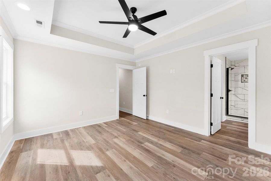 Spacious, unfurnished interior of a new home in , New London (Image 31).