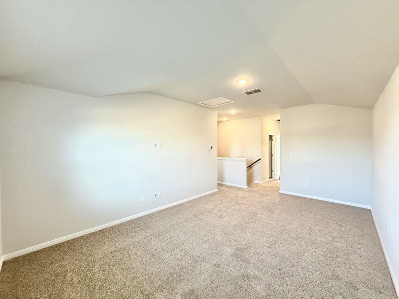 Spacious, unfurnished interior of a new home in , Austin (Image 10).