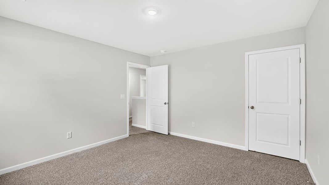 Spacious, unfurnished interior of a new home in Palmetto Valley, Anderson (Image 26).