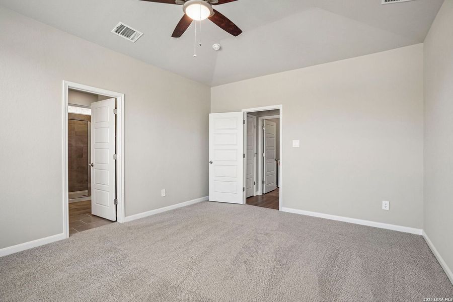 Spacious, unfurnished interior of a new home in Sagebrooke - Premier Series, San Antonio (Image 32).