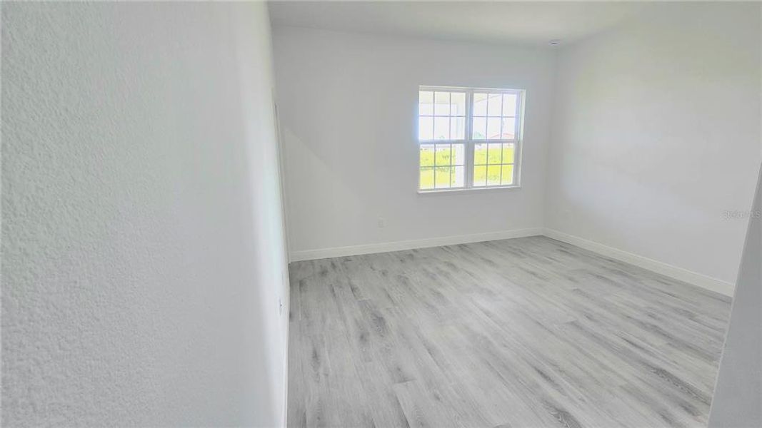 Spacious, unfurnished interior of a new home in , Ocala (Image 38).