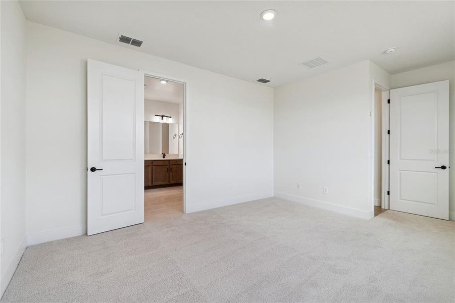 Spacious, unfurnished interior of a new home in Coasterra, Palmetto (Image 15).