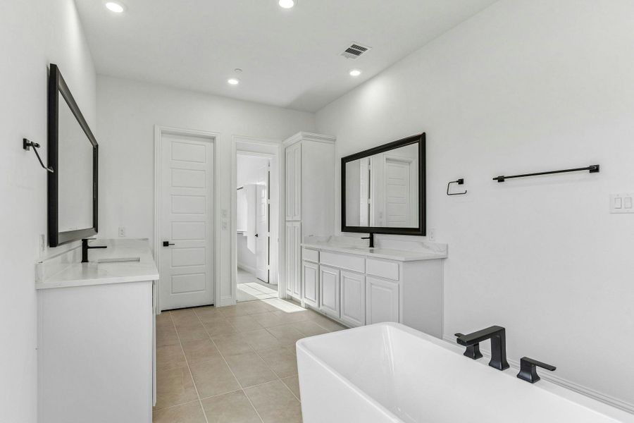 Representative furnished interior of a home built from the Hancock by Kindred Homes in Oak Creek Ranch, Waxahachie (Image 6).