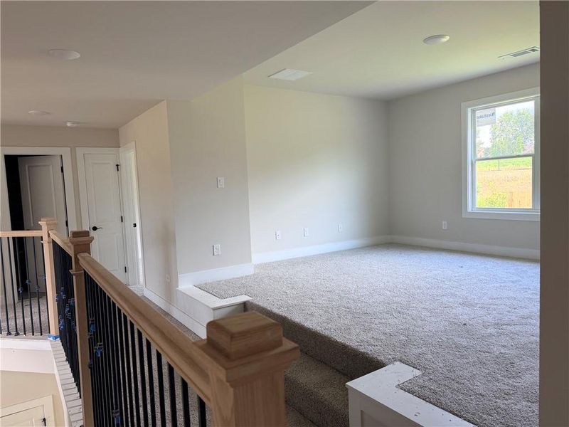 Spacious, unfurnished interior of a new home in Sierra Lake, Cumming (Image 12).