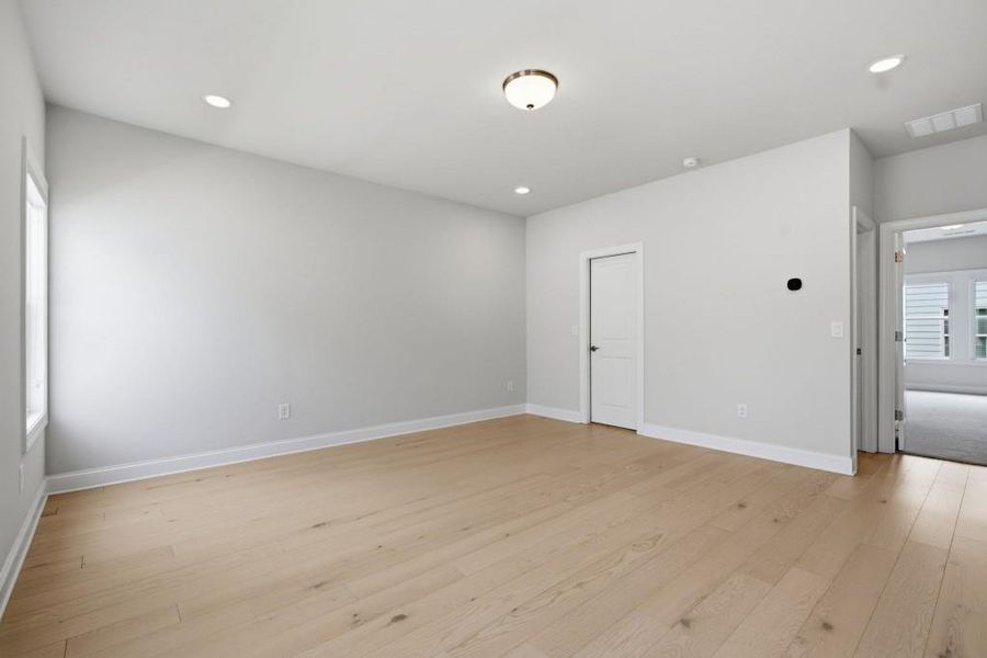 Spacious, unfurnished interior of a new home in , Woodstock (Image 32).