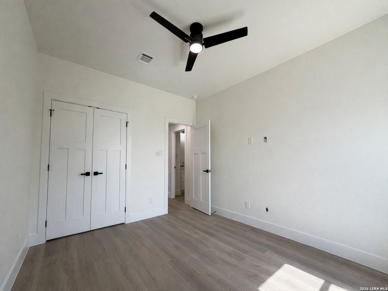 Spacious, unfurnished interior of a new home in , San Antonio (Image 34).